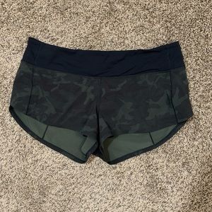 Lululemon Speed Up Shorts 2.5in Size 8 Camo